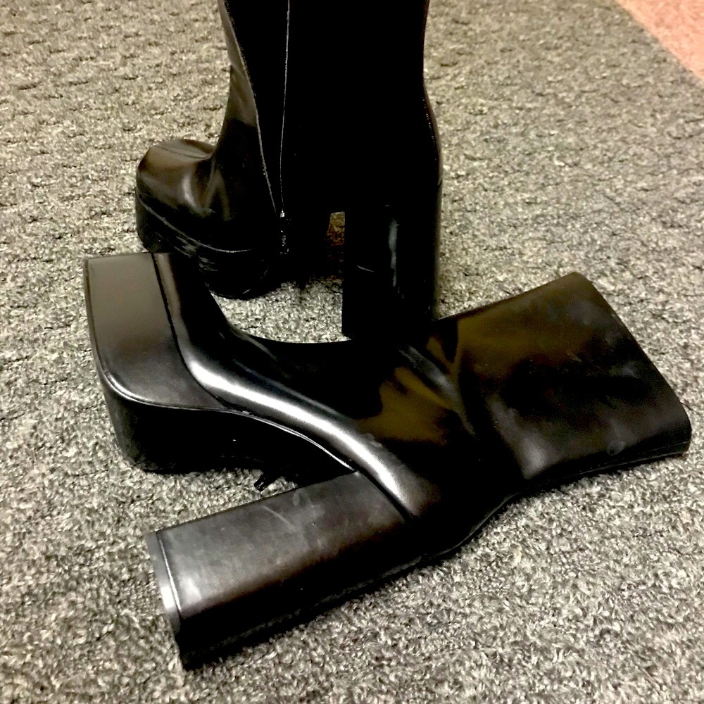 H& M BLACK LEATHER HIGH /ZIPPER /HEEL BOOTS  **PRICE DROP***